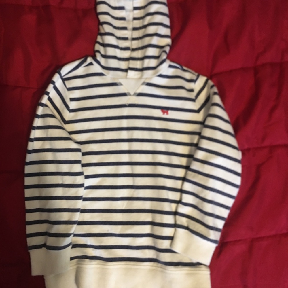 Carters Sweatshirt